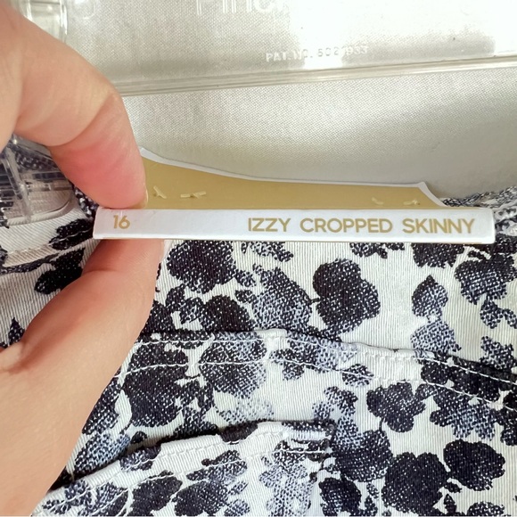 MICHAEL KORS Izzy Blue White Floral Cropped Skinny Jean Women’s Size 16, NWT! - Picture 4 of 6